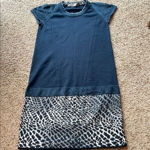 D. Exterior Blue and Black Patterned wool blend Dress size M